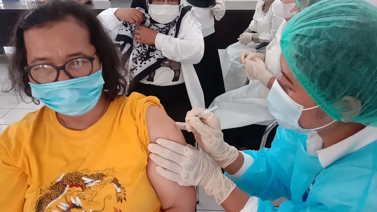 112 orang ASN dan Non ASN di Lingkungan Dinas Pertanian Kab. Labuhanbatu Mendapat Vaksinisasi Covid