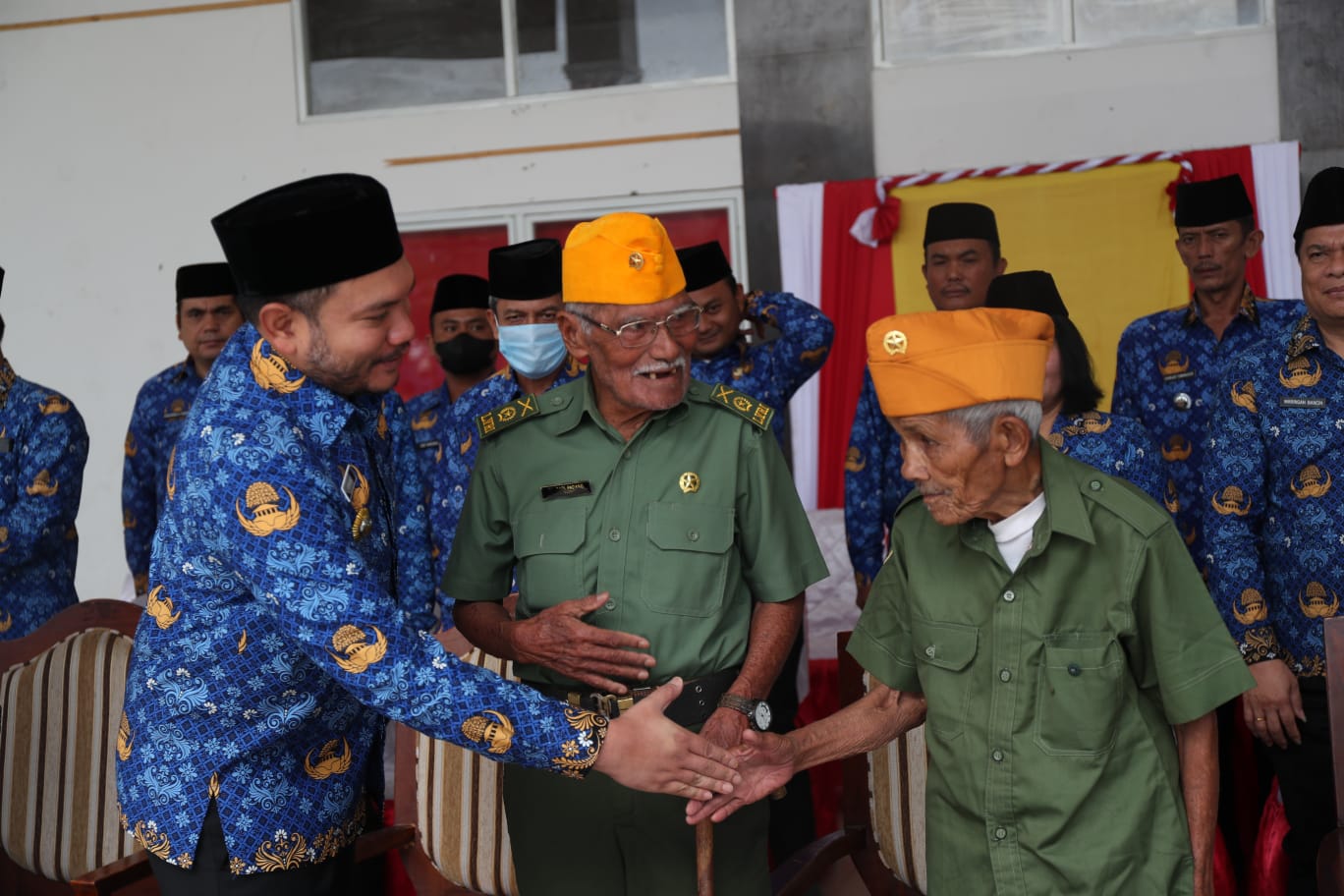 BUPATI PAKPAK BHARAT PIMPIN UPACARA PERINGATAN HARI PAHLAWAN KE-77 TAHUN 2022