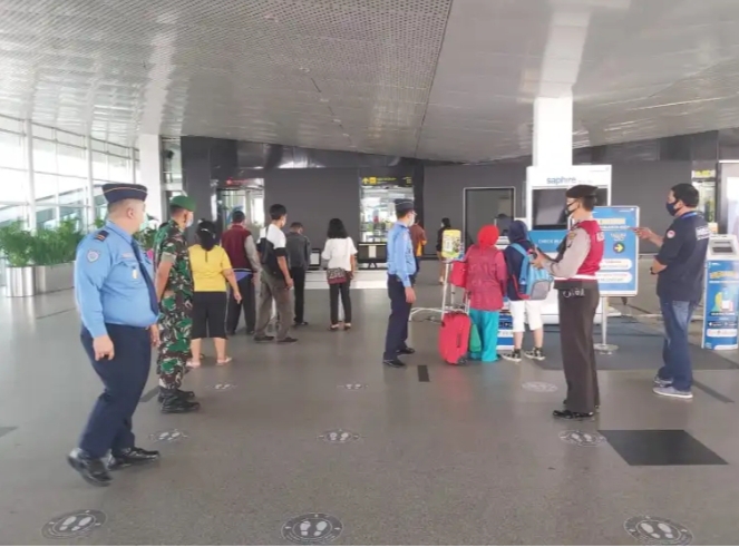 Terus Eksis, Personil Polsek Kawasan Bandara Kualanamu Melaksanakan Patroli Yustisi Protokol Kesehat