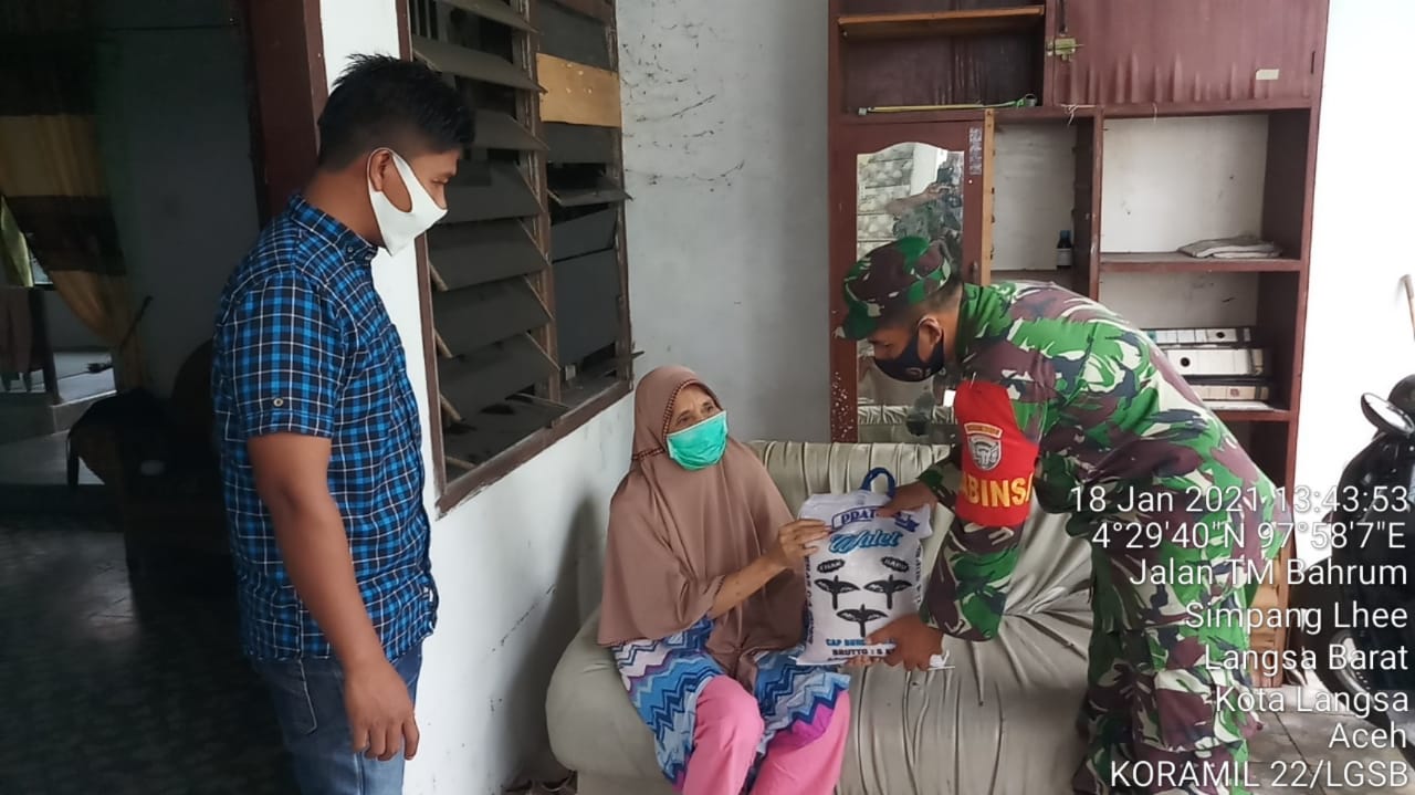 Pangdam IM Salurkan Bansos 216 Karung Beras Kepada Korban Konflik Aceh dan Kaum Duafa