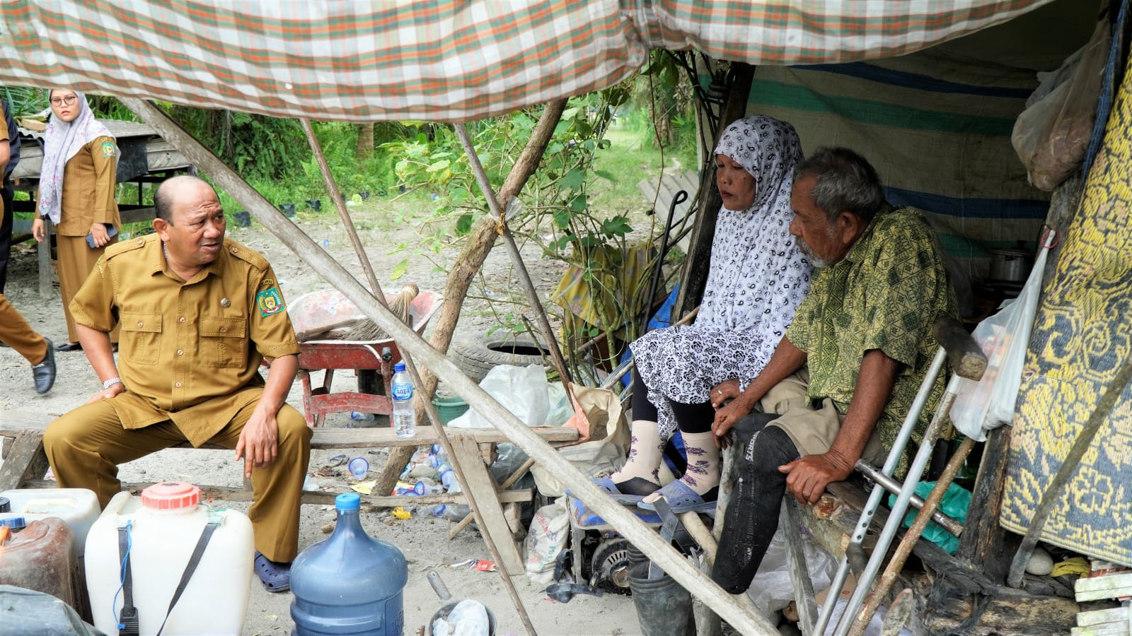 Masyarakat Desa Suka Mulya, Swadaya Bantu Bedah Rumah Tak Layak Huni