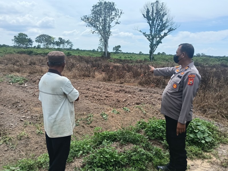 Polsek Medang Kampai Tunjukkan Kepedulian, Cek Kesiapan Lahan Tanam Jagung Dukung Ketahanan Pangan