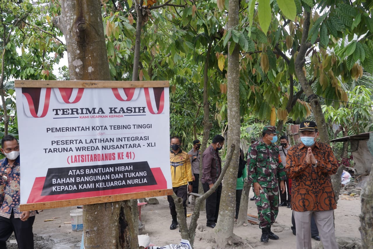 Walikota Tebing-Tinggi Tinjau Bedah Rumah Taruna Latsitardanus Ke-41 Kecamatan Rambutan