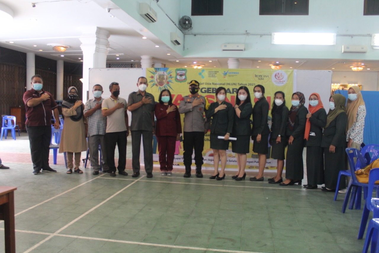 Polres dan Pemko Pematangsiantar Gelar Vaksinasi Massal Guru dan Lansia