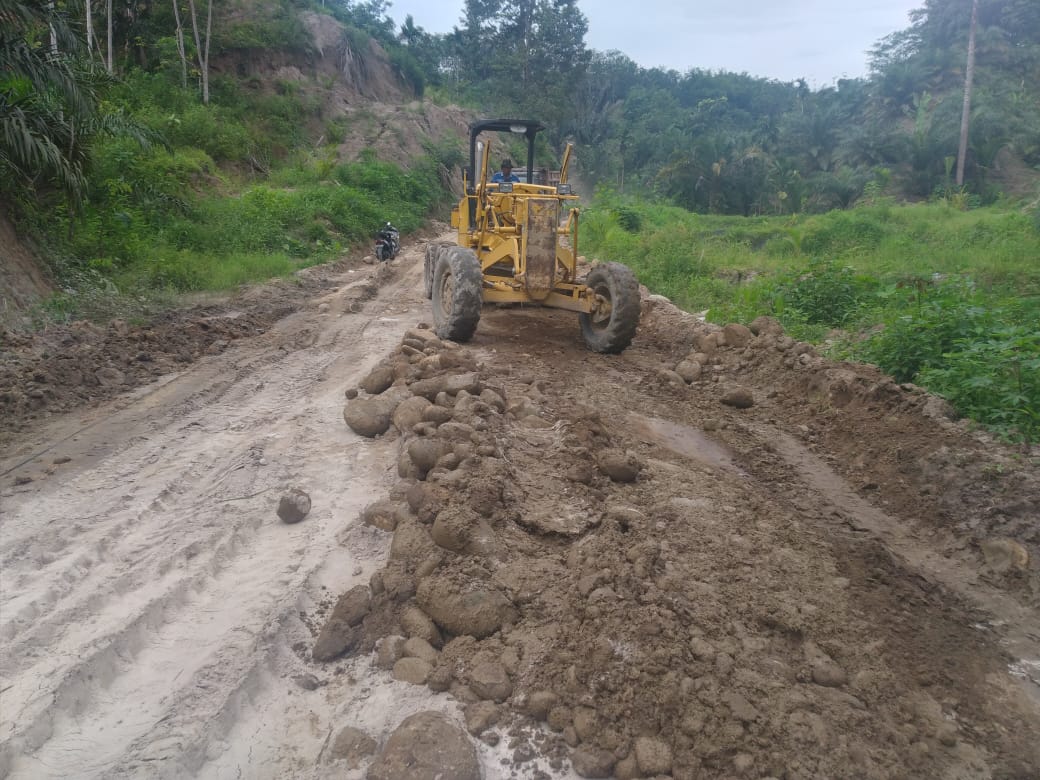 Cuaca Jadi Kendala Utama, Proses Pengerjaan Jalan Dipacu Satgas TMMD