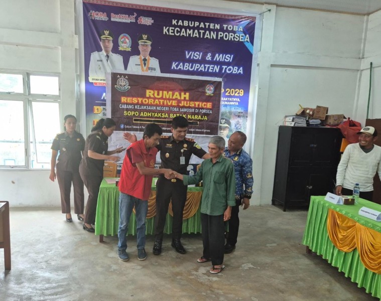 Perkara Penganiayaan Diselesaikan Dengan Restoratif Justice, Kajati Sumut Pulihkan Hubungan Kekeluargaan Antara Tersangka dan Korban