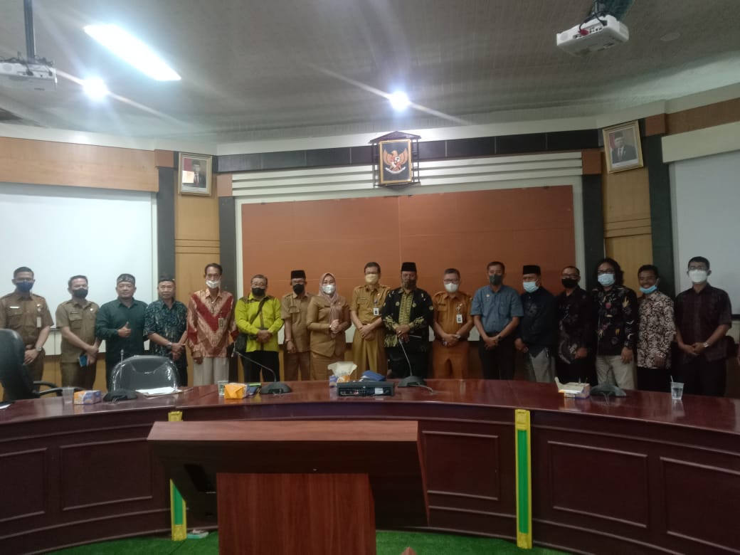 Pemko Gelar Rapat Rencana Pembangunan Replika Rumah Adat di Taman  Bukit Gelanggang Kota Dumai