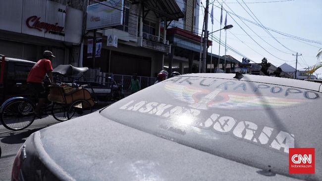 Hujan Abu Letusan Merapi Guyur Boyolali