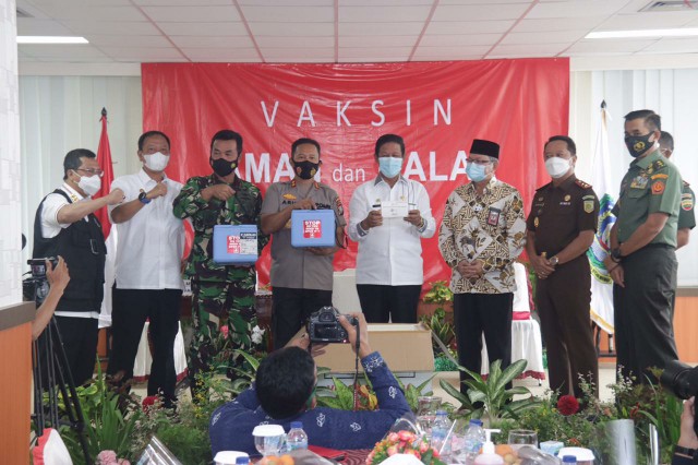 Polda Kepri,Gubernur Kepri serta Forkopimda : Ikuti Pencanangan Vaksin Covid-19