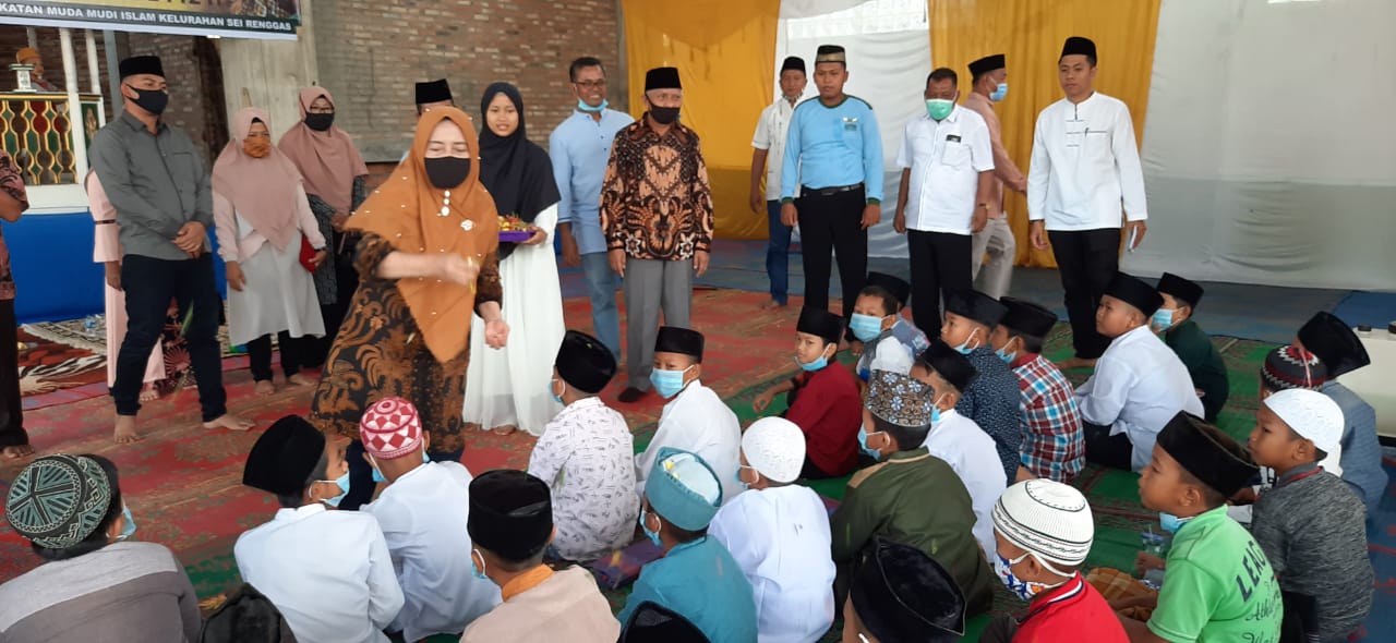 Bupati Asahan Hadiri Sunat Massal Yang Dilaksanakan Ikatan Muda Mudi Islam Sei Renggas