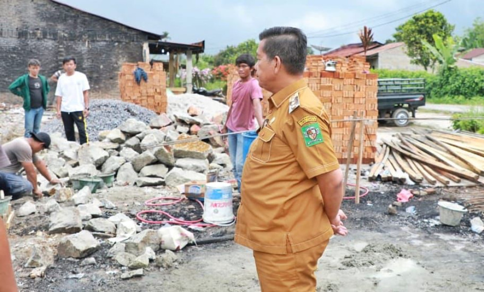 RHS Bantu Pembangunan Rumah Warga Korban Bencana Kebakaran di Raya