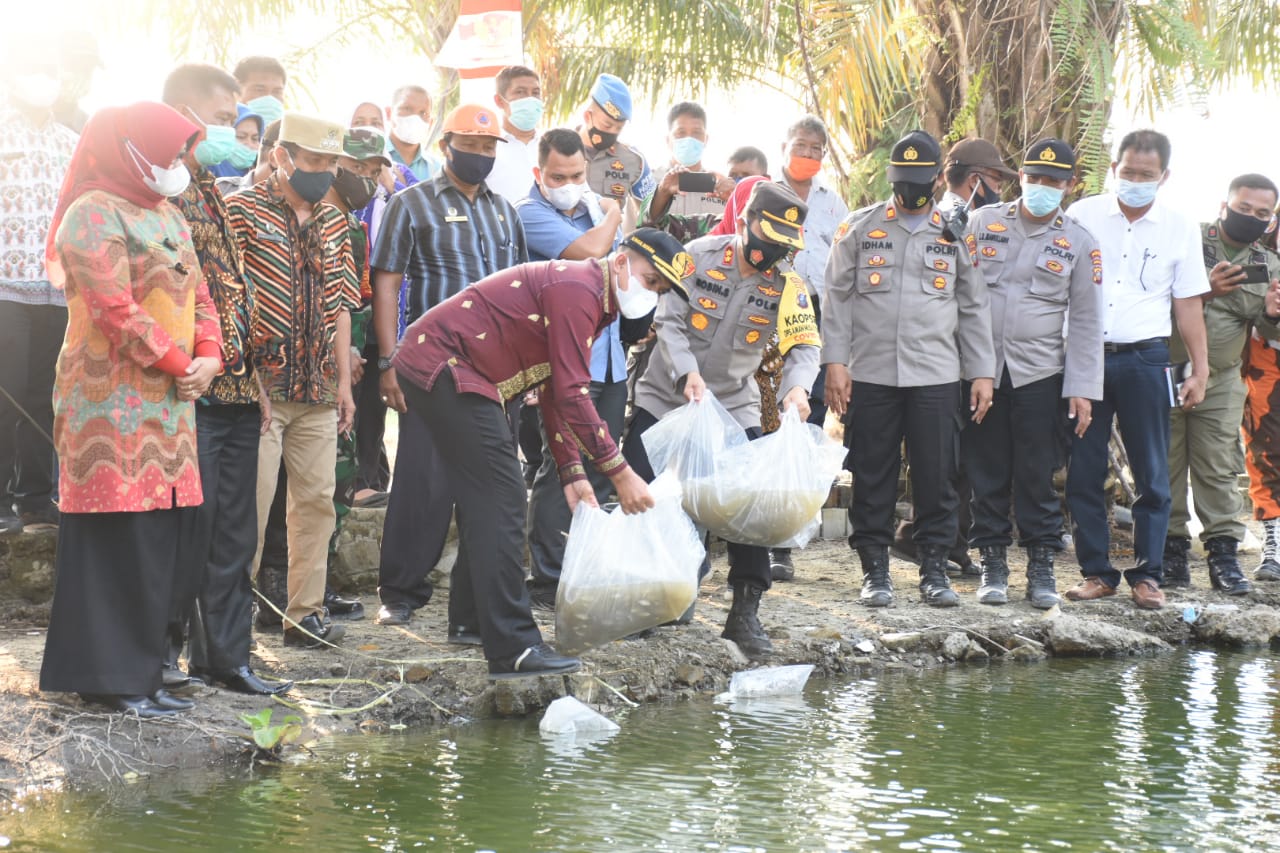 Plh Bupati Sergai Resmikan Kampung Tangguh Desa Suka Damai 