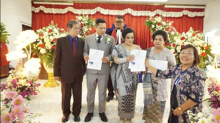 Dua Hari Berturut-turut di Empat Kecamatan, Lima Pasangan Pengantin Baru Dapat Akta Perkawinan