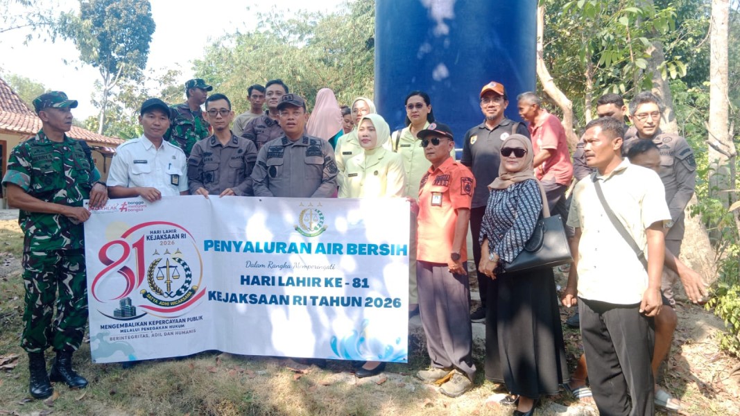 Babinsa Turun Tangan, 15.000 Liter Air Bersih Digelontorkan untuk Warga Poleng yang Dilanda Kekeringan