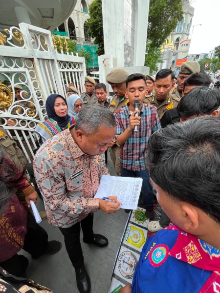 Aliansi Mahasiswa Labusel Gelar Aksi Jilid II di Kantor Gubsu, Desak Evaluasi Kinerja Bupati
