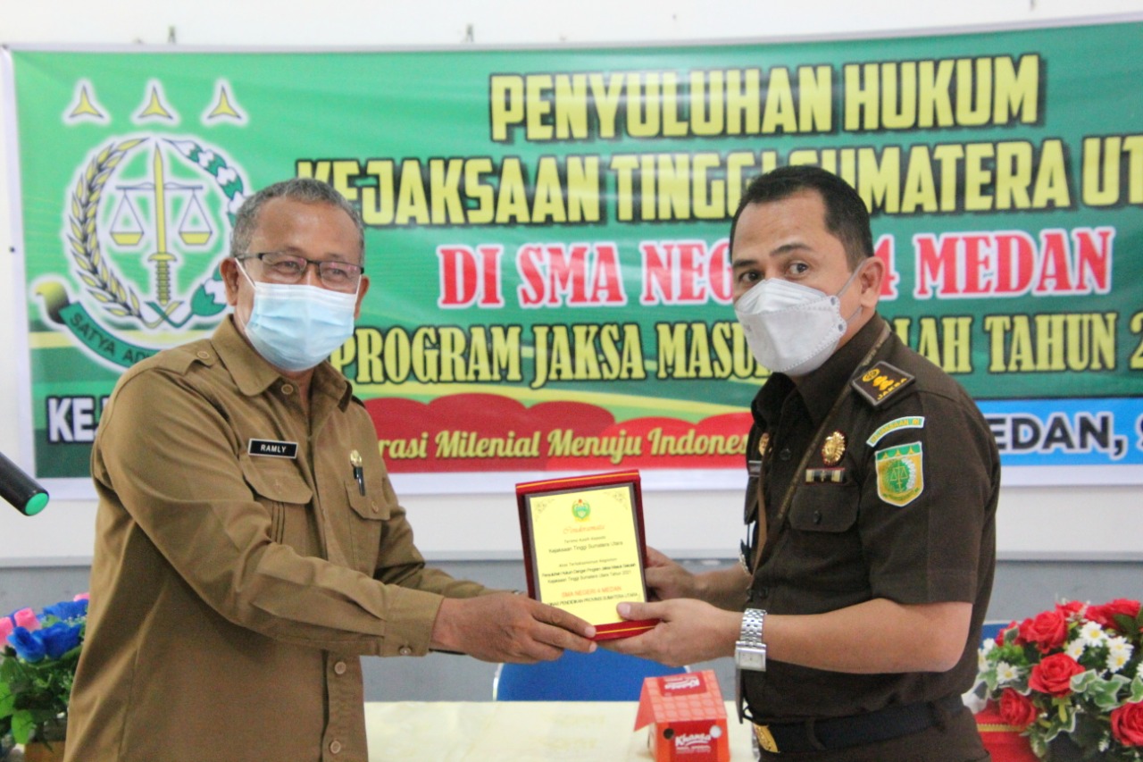 Penyuluhan Hukum di SMA N 4 Medan, Sumanggar: Jangan Terpancing Menyebar Berita Hoax