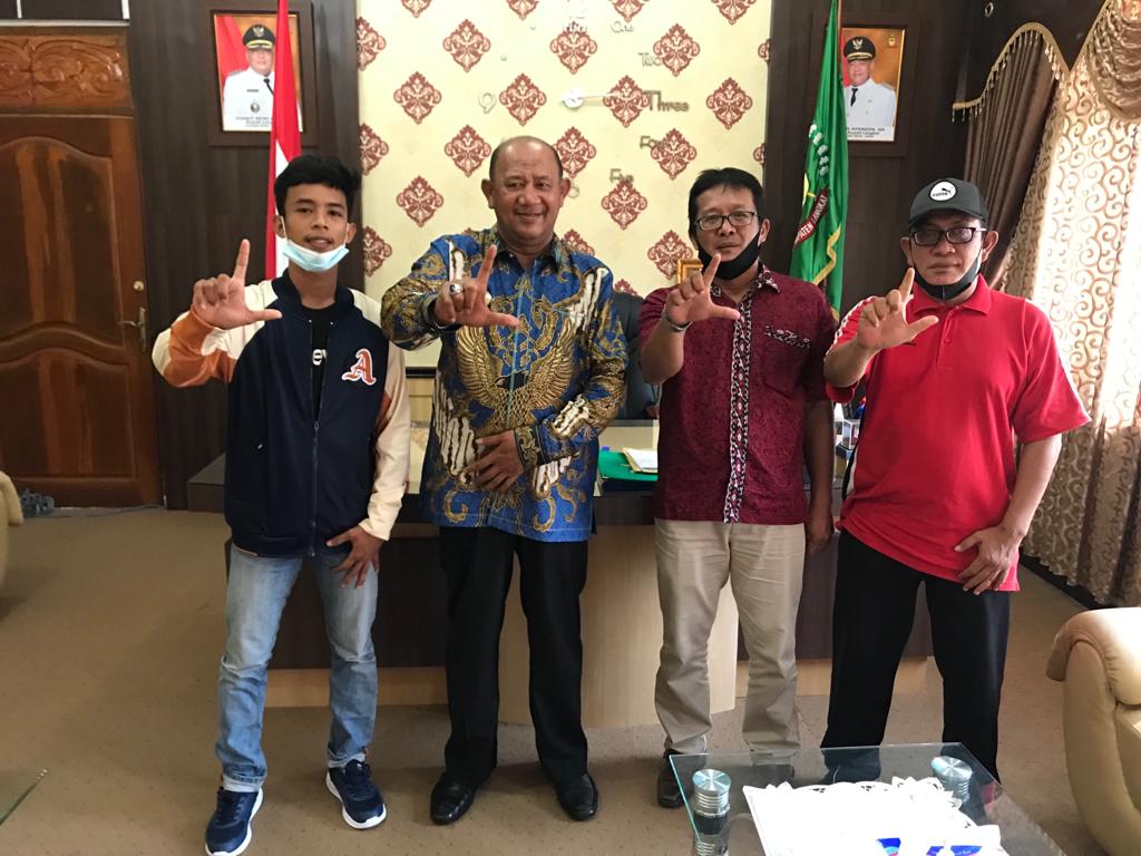 Dua Atlet Taekwondo Langkat Ikuti Kejuaraan PORSENI di Banjarmasin, Ini Pesan Afandin