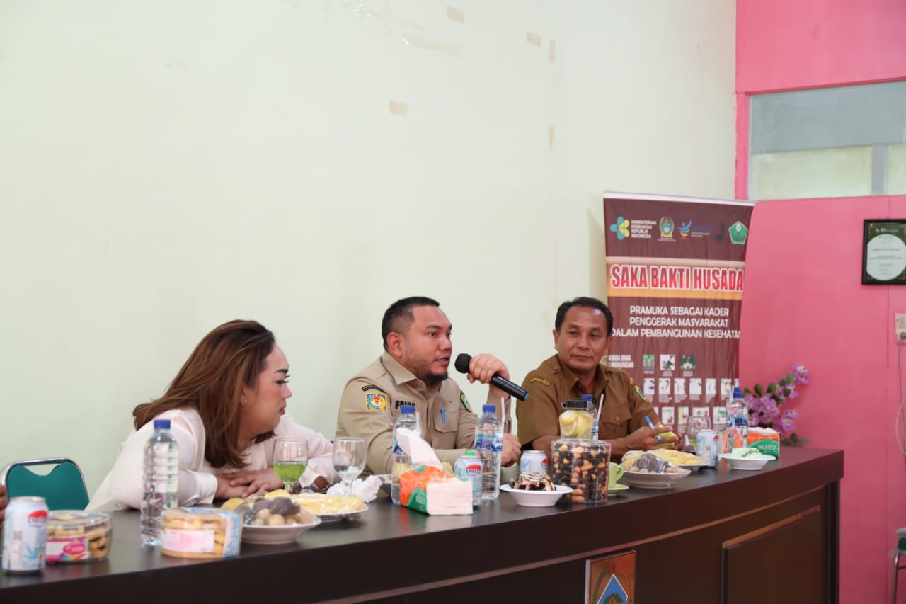 Kunjungi Kecamatan STTU Julu Bupati Bagikan Buku Tulis Bagi Ribuan Pelajar