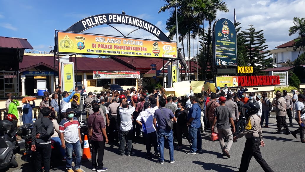 Ratusan Wartawan Pematangsiantar Demo Desak Polisi Tangkap Pembunuh Marsal