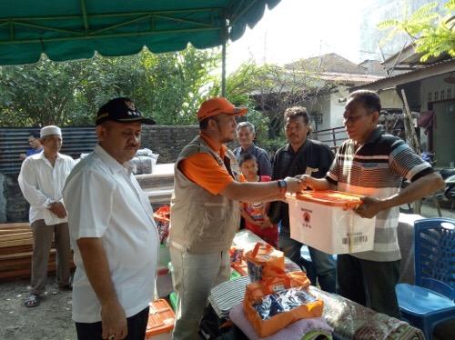 Wali Kota Medan Beri Bantuan kepada Warga korban Kebakaran