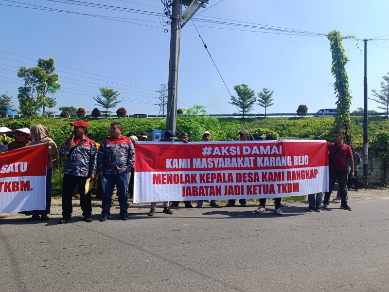 Warga Karang Rejo Gelar Aksi Damai Desak Kades Mundur