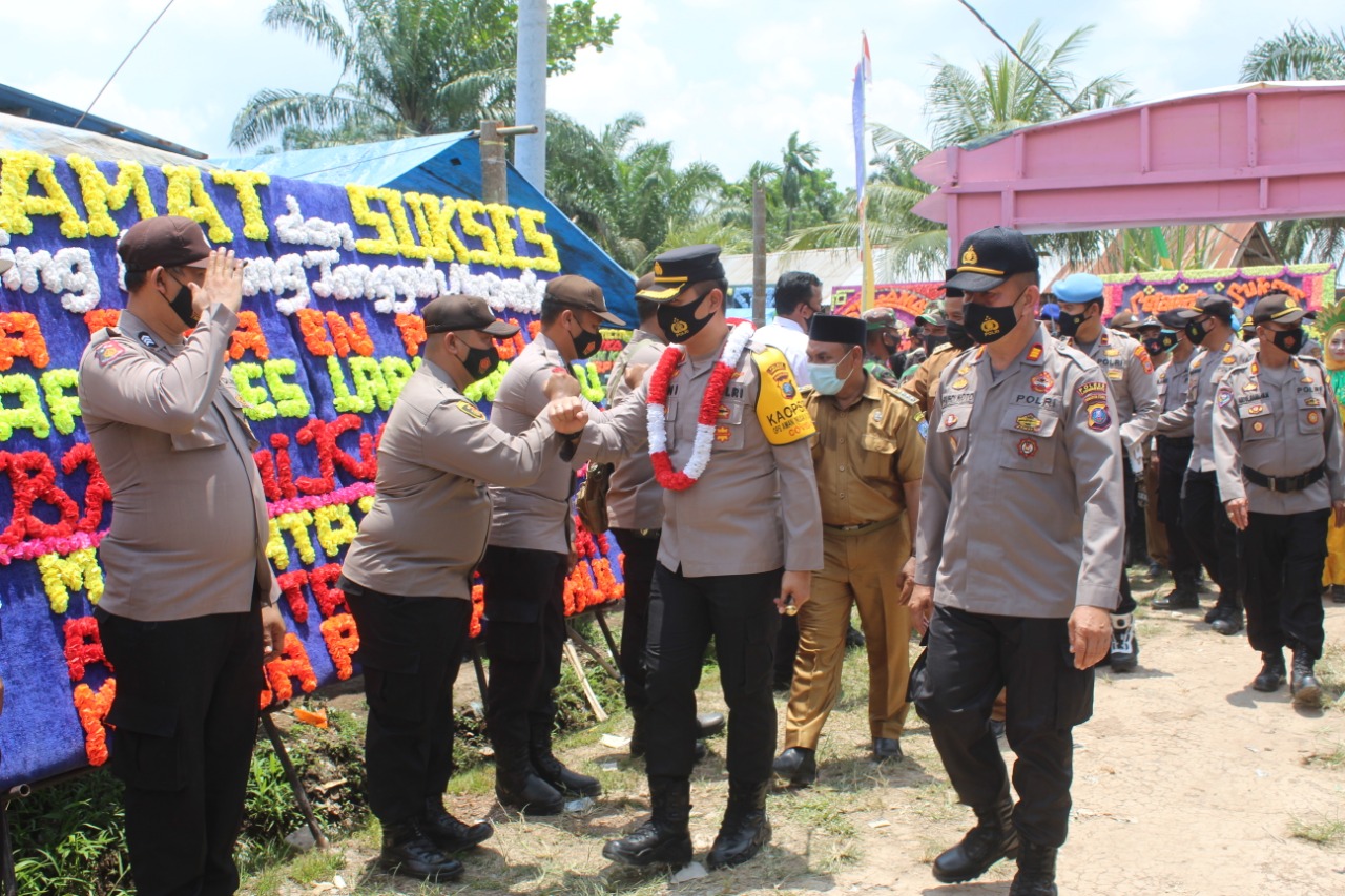 Kapolres Labuhanbatu  Resmikan Kampung Tangguh Basimpul  kuat Babontuk Elok di DesaP Gunung Melayu