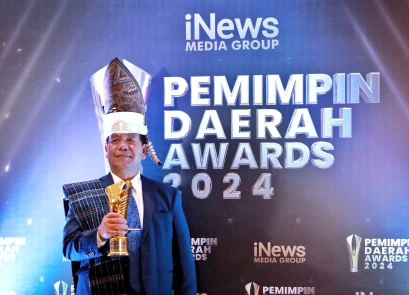 Bupati Simalungun Raih Penghargaan Bergengsi Pimpinan Daerah Awards 2024