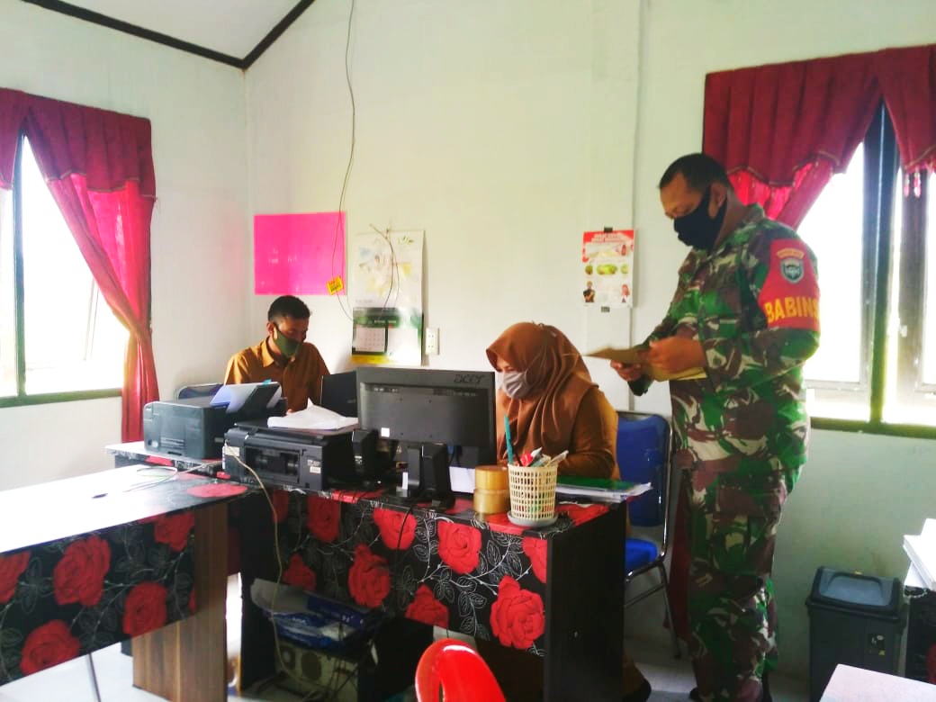 Update Data, Babinsa Ramil 23/Lgst Laksanakan Puldatater di Wilayah Binaan