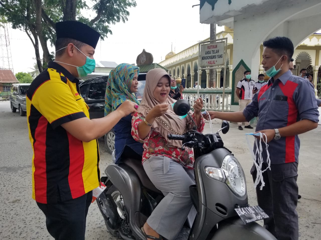 DPD IWO  dan BM3 Sergai  Bagikan Masker Gratis