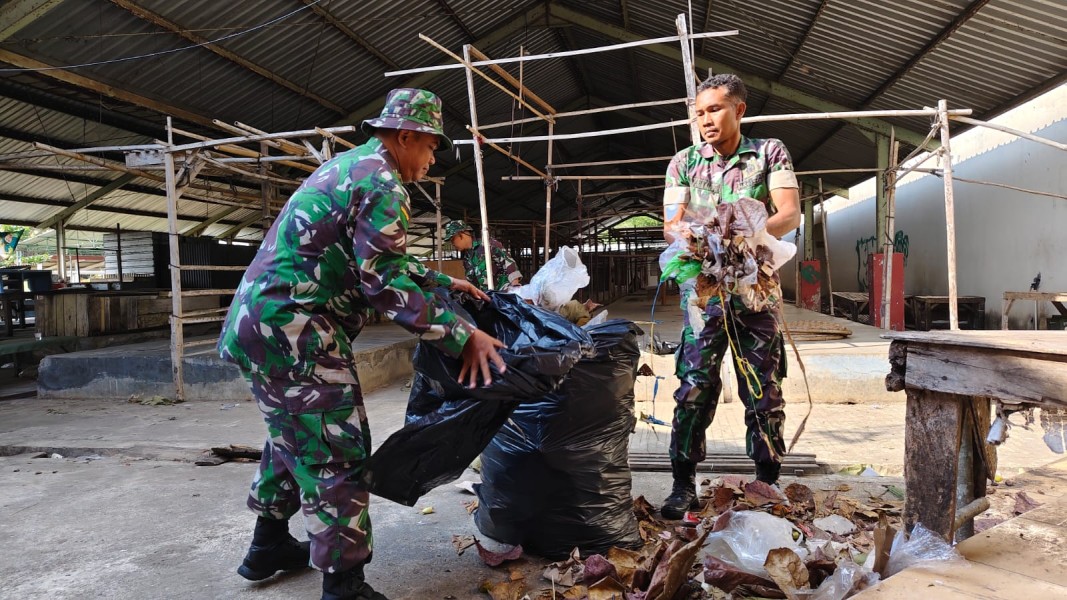 TNI Peduli Sampah, Dandim Boyolali Pimpin Karya Bakti Bersihkan Empat Pasar Tradisional
