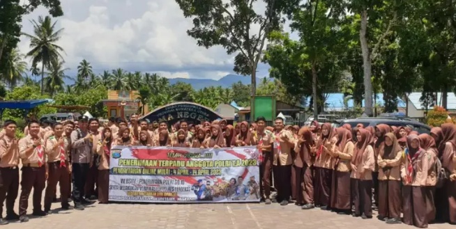 Bhabinkamtibmas Polsek Panyabungan Sosialisasikan Penerimaan Anggota Polri T.A 2023