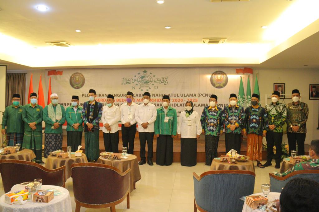 Hadiri Pelantikan Pengurus PCNU Sergai, Bupati Darma Wijaya: Muliakan Para Ulama