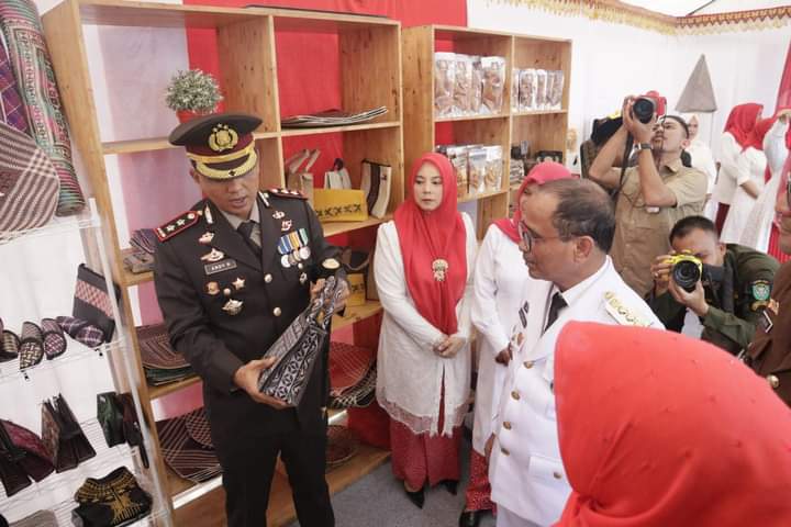 Dekranasda Aceh Timur Pamer Kerajinan Tangan