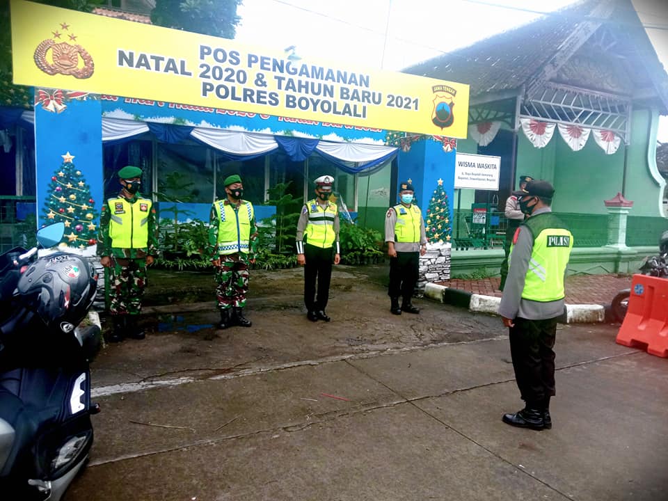Peran Aktif TNI Bantu Pospam Liburan Nataru