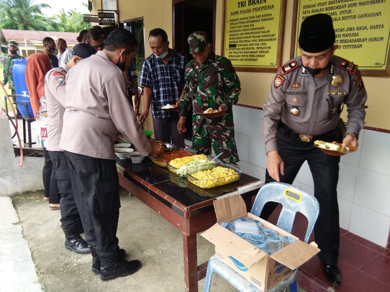 Polsek Panai Tengah Gelar Syukuran Atas Kenaikan Pangkat Personelnya