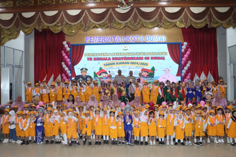 Kapolres Dumai Mengadakan Kegiatan Pelepasan Murid TK Kemala Bhayangkari 05 Kota Dumai