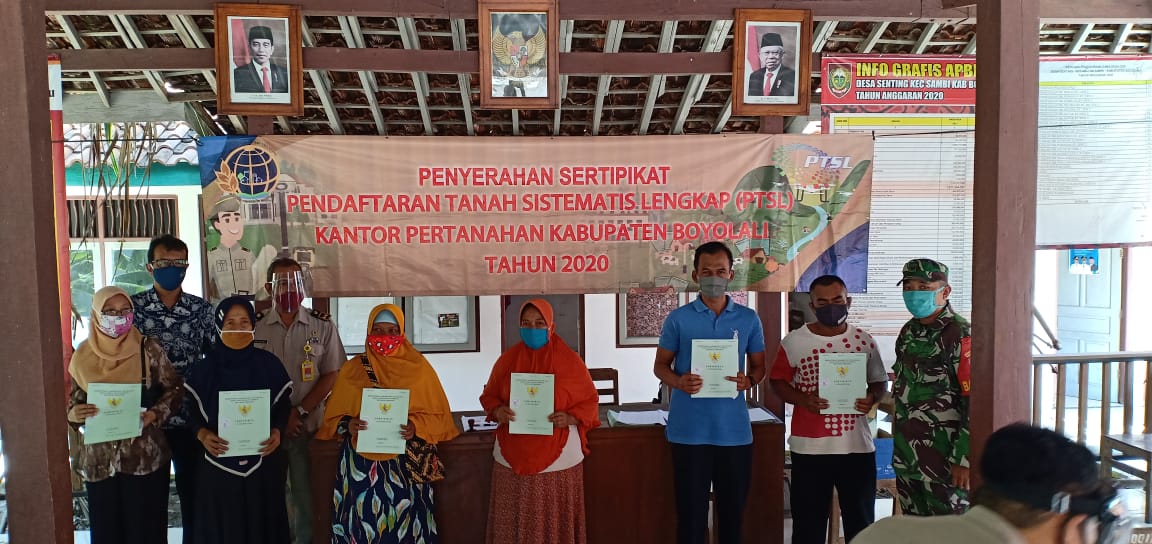 Babinsa Hadiri Penyerahan Sertifikat PTSL