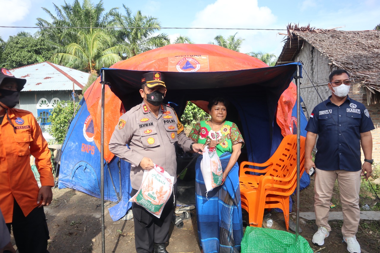 Kunjung Banjir AKBP Ikhwan : Jangan Sampai Mereka Berpikir Makan Apa Hari Ini.