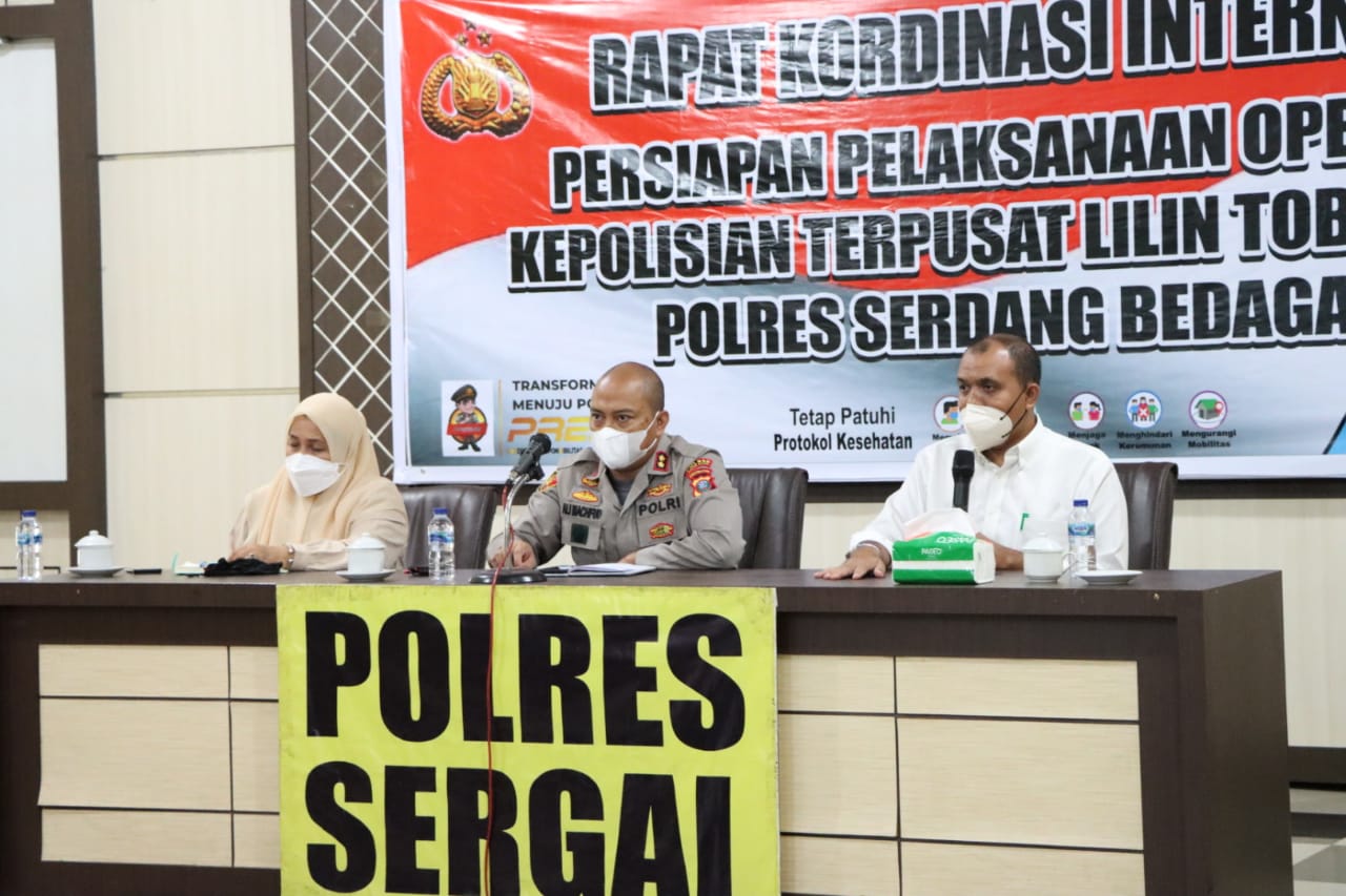 Dukung Percepatan Vaksin, Kapolres Sergai:  Personil Polri Harus Profesional 