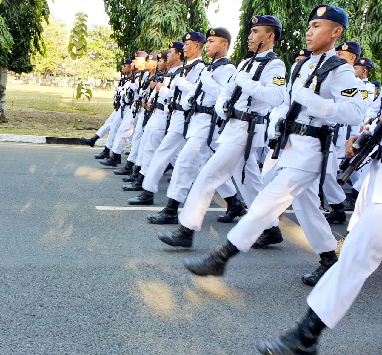 Usai Upacara Hari Kesaktian Pancasila Personel Lantamal VI Latihan Defile