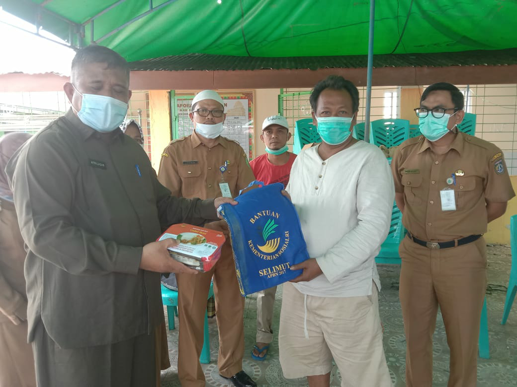 Dinsos Kota Dumai Salurkan Bantuan Korban Kebakaran