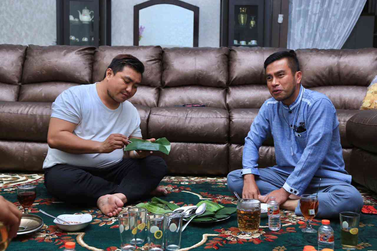 Bupati Labura Hendriyanto Sitorus SE.MM berbuka puasa Sunat Arafah Bersama dengan para Stafnya