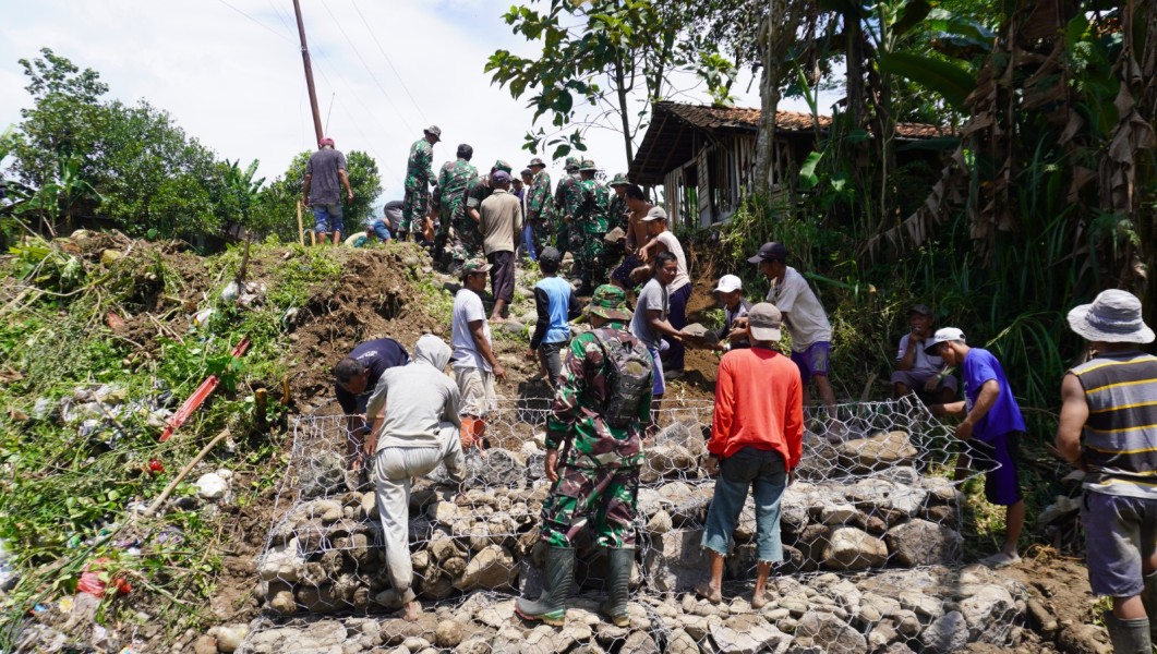 Jembatan Garuda Segera Dibangun, Danramil Wonosegoro Pimpin Warga Siapkan Peletakan Batu Pertama