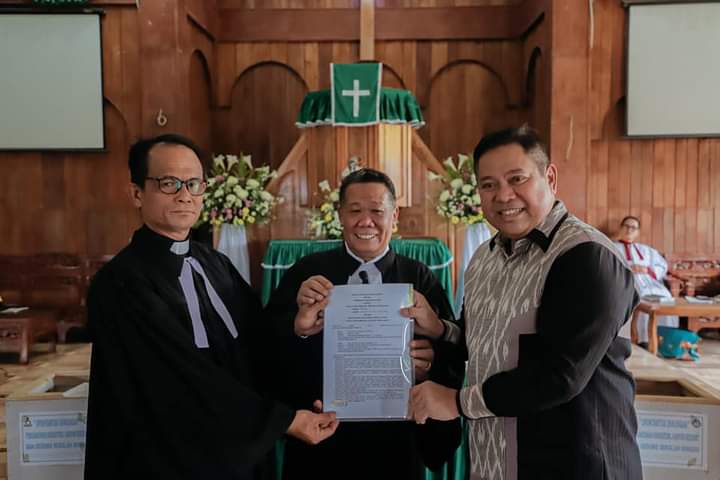 Setelah 20 Tahun, Baru di Masa Bupati Eddy Berutu Sertifikat Tanah HKBP Immanuel Kalang Simbara Resm