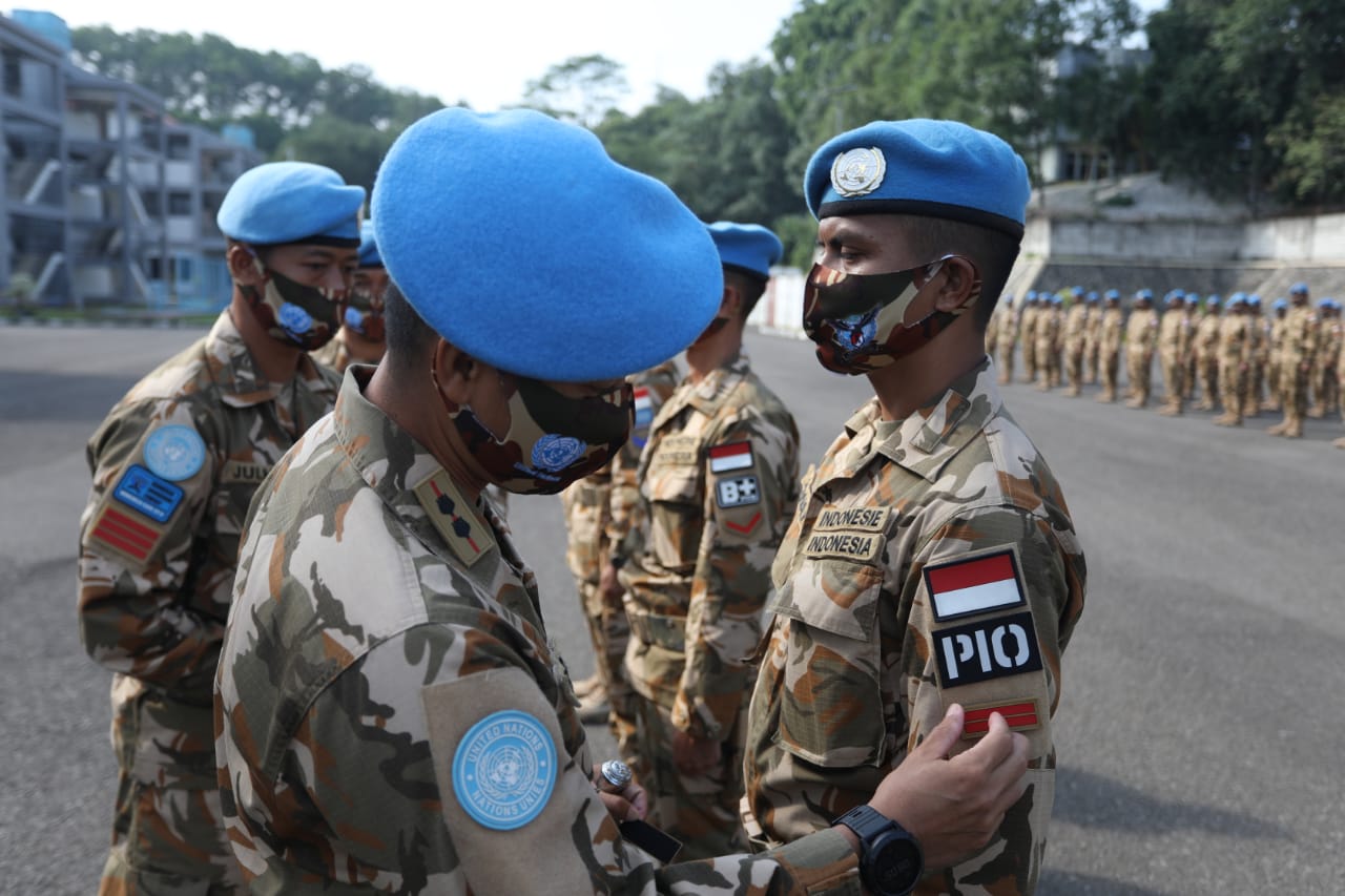 Sukses Melaksanakan Misi PBB, 25 Peacekeeper Satgas Kizi TNI Naik Pangkat
