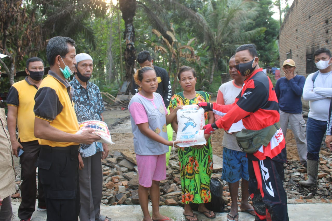 AKBP Robin dan Rombongan PJU  Tinjau Korban Kebakaran