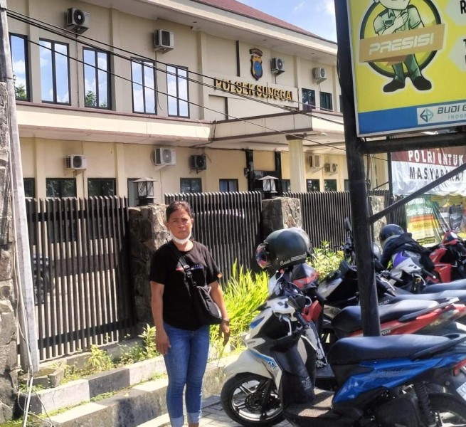 Novianti Datangi Polsek Medan Sunggal Minta Kapolsek Tangkap Pelaku Penganiayaan