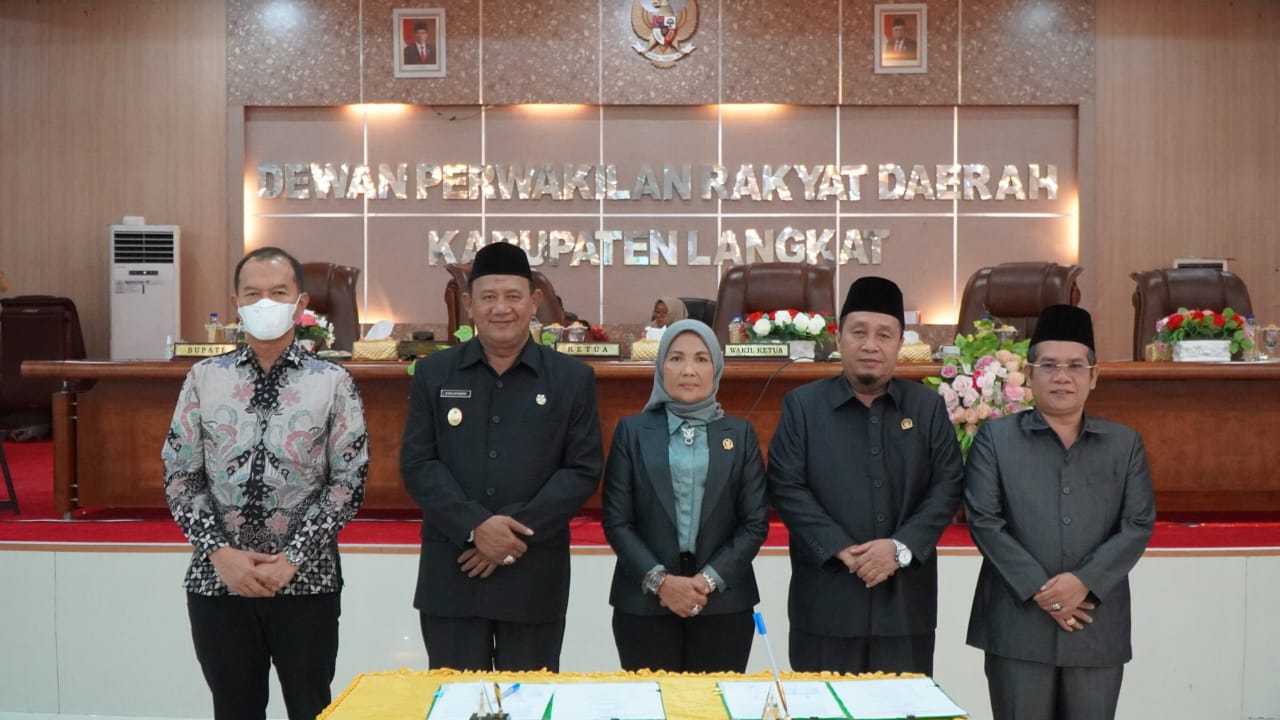Plt Bupati Langkat Bersama DPRD Sepakati KUA/PPAS R APBD 2023