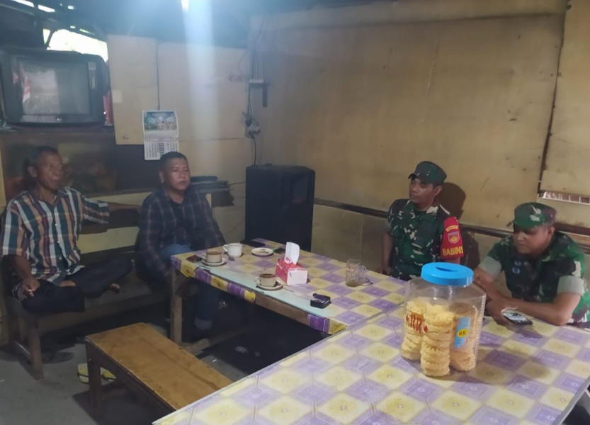 Babinsa Koramil 06 Batuwarno Aktif Jalin Komunkasi Sosial Dengan Warga