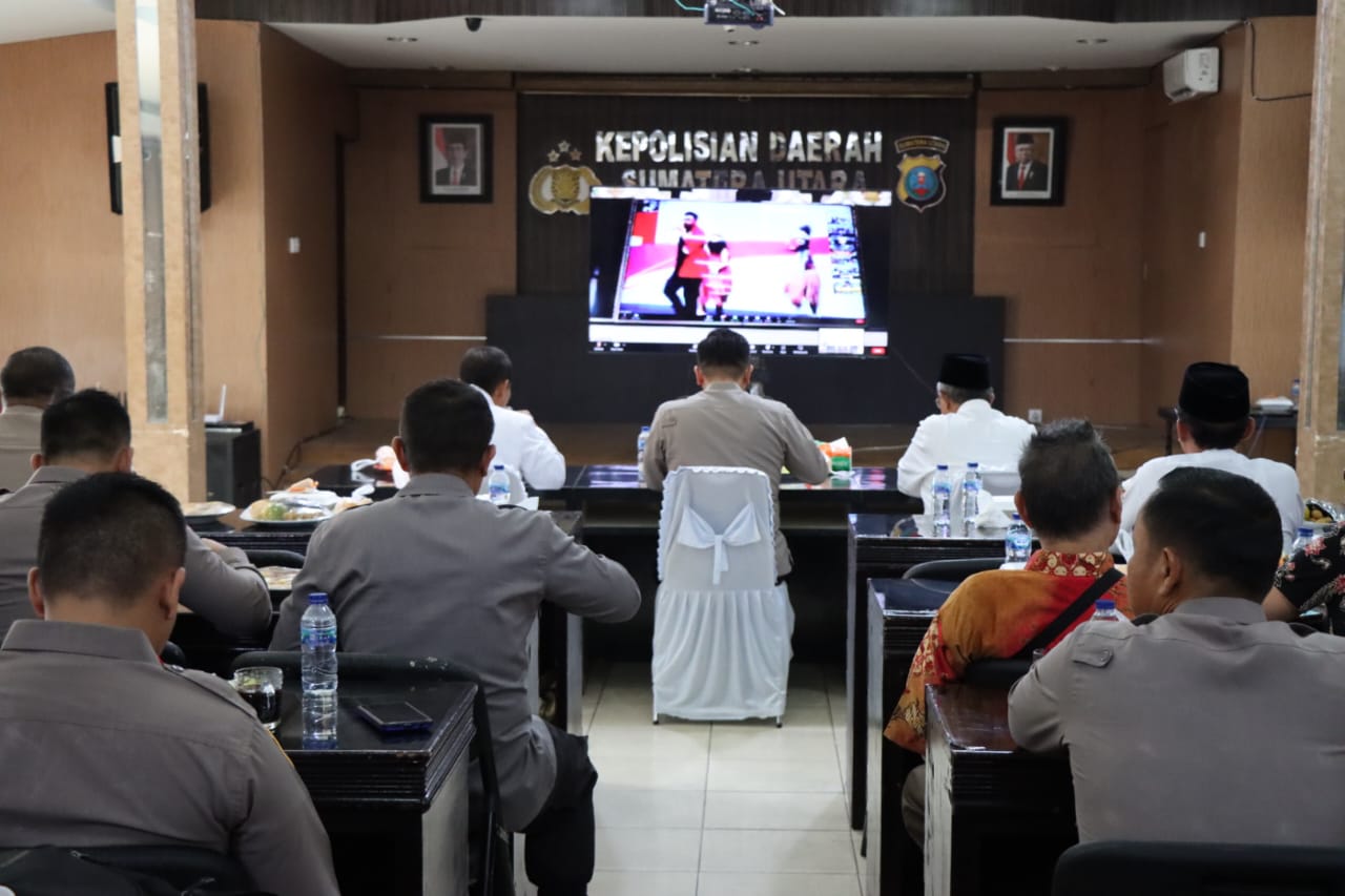 Kapolresta Deli Serdang Bersama Ulama Serta Tokoh Agama Ikuti Zoom Meeting Acara Kirab Merah Putih.